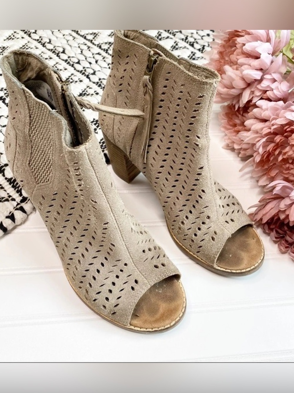 TOMS Majorca Peep Toe Booties Desert Taupe Suede Perforated Ankle Boots Size 8.5